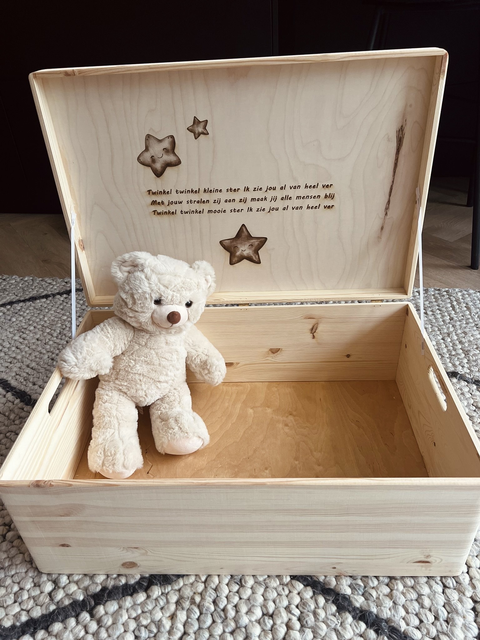 34b93c30-93a0-4a1d-8f71-447404440c45